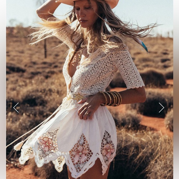 SOLD ⚡️BNWT Chasing Unicorns Hickory Winds Crochet Top 🕊 - Picture 2 of 16